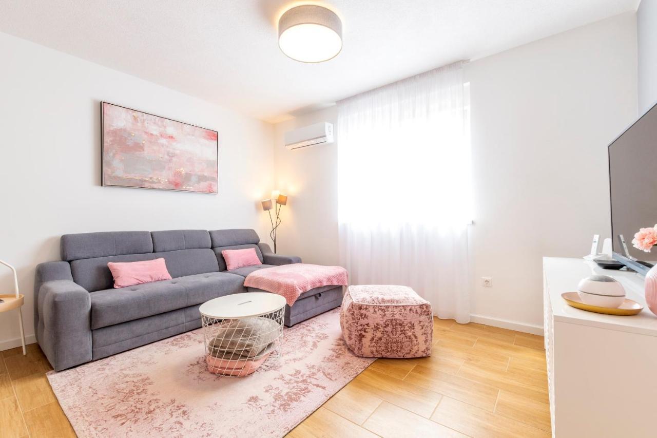 Rose Daire Kastela Dış mekan fotoğraf